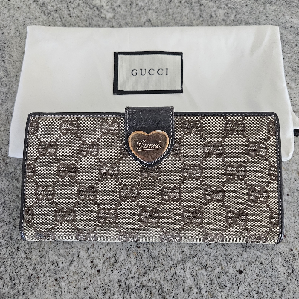 Gucci Brown and Tan Canvas Heart Wallet Pre Loved Dust Bag Incl.